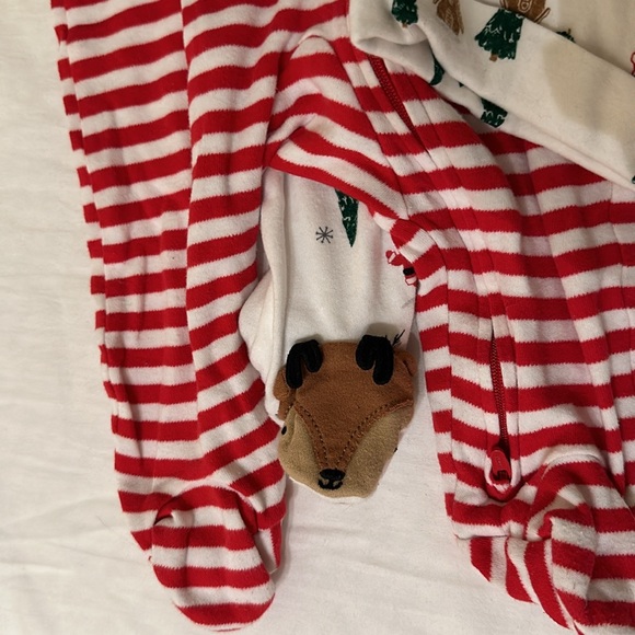 Set of 2 Carter’s holiday/ Christmas onesies - Picture 4 of 5